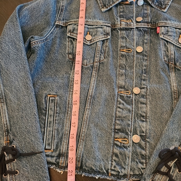 Levi's denim trucker jacket - Picture 2 of 4